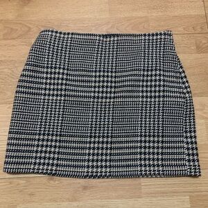 H&M 22% Wool Mini Tweed Skirt Fully Lined Size 8 Zip & Button Closure NWOT